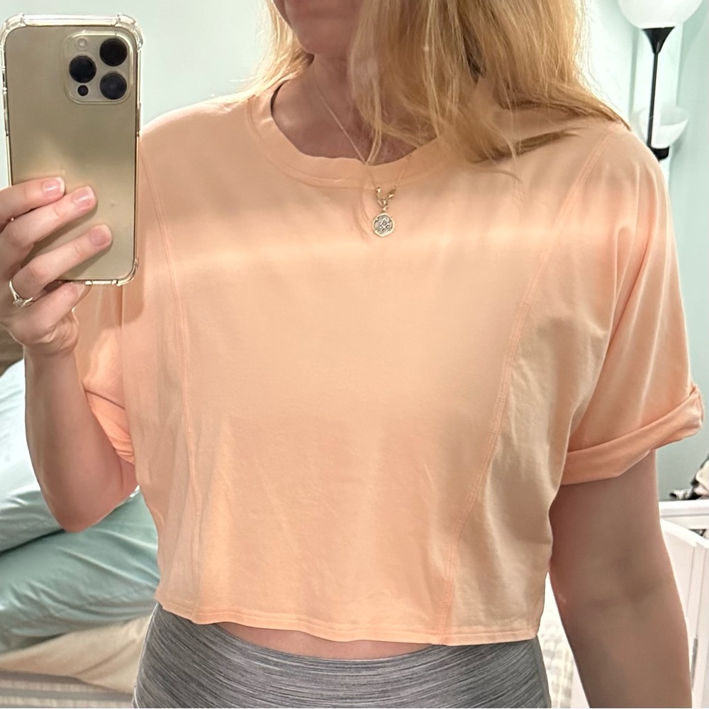 Lululemon Cropped Tee peach coral size M
